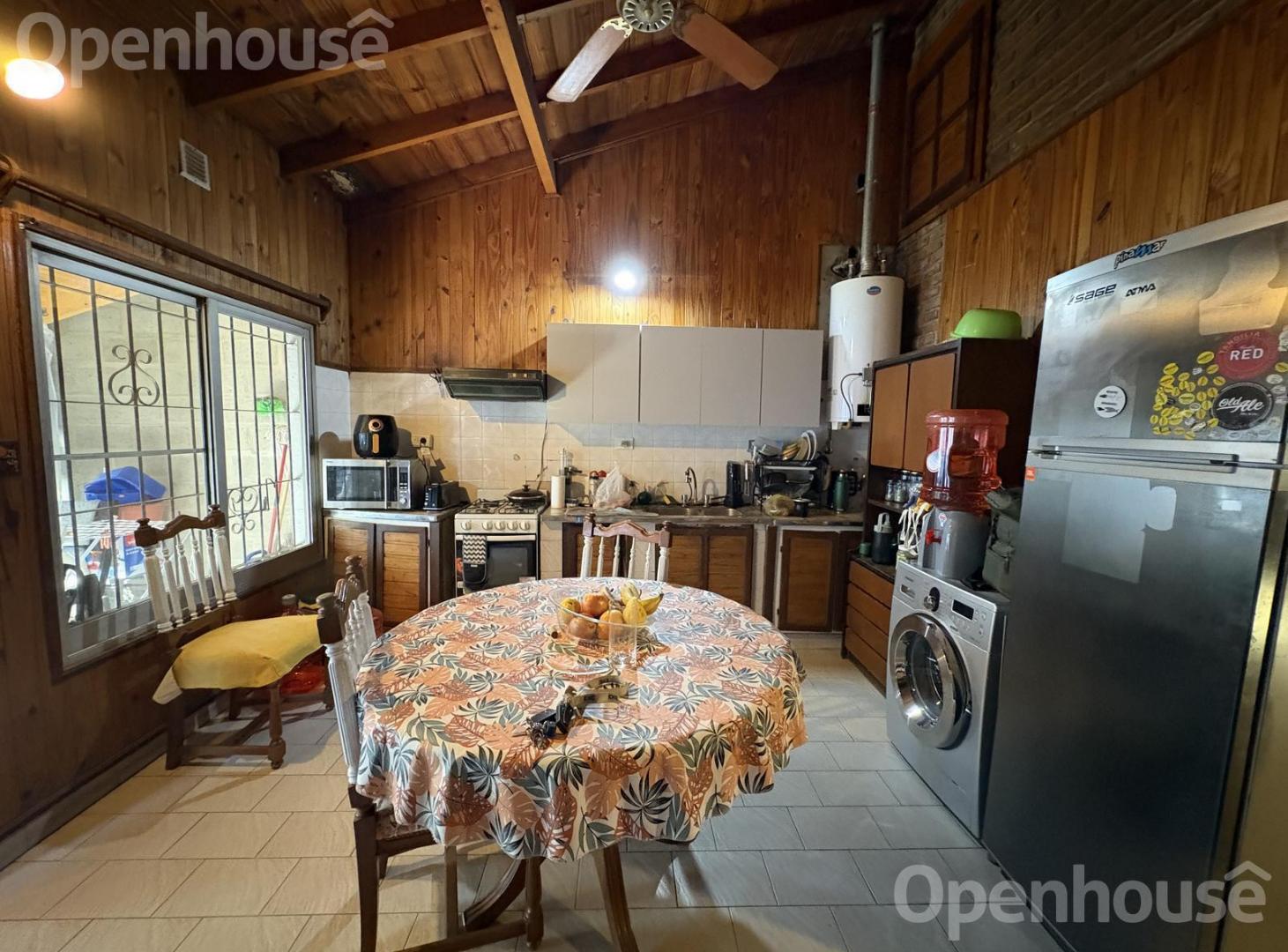 Foto de VENTA-CASA EN CENTRO DE DERQUI- EXCELENTE UBICACION, imagen 2