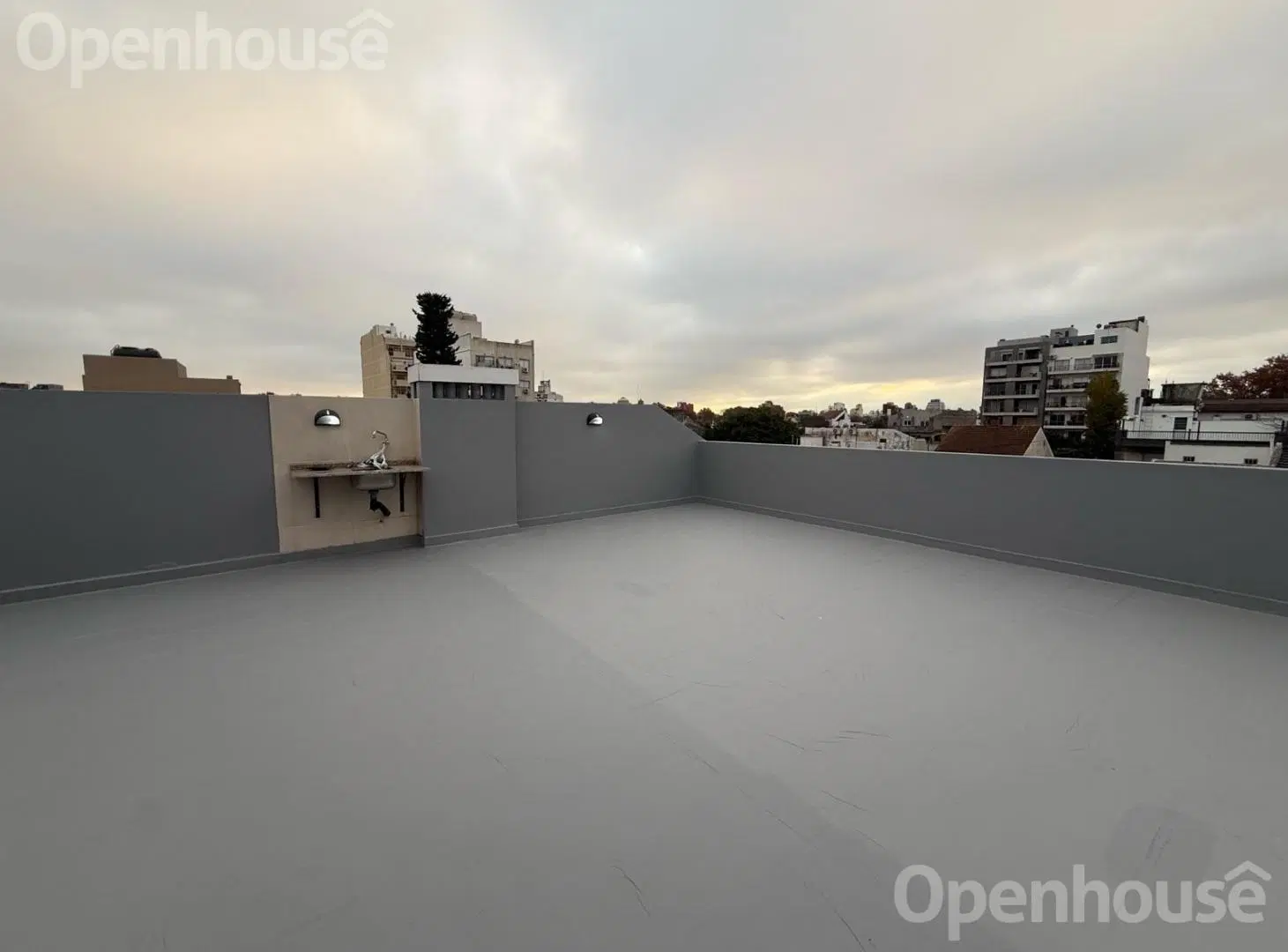 Departamento 3 Ambientes en Venta con Balcon y Terraza en Monte Castro 5
