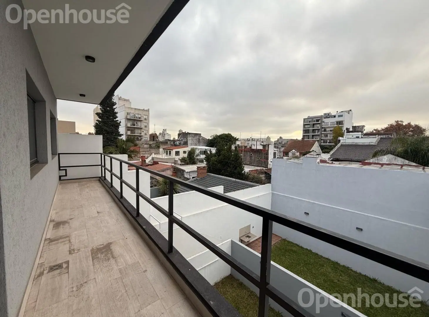 Departamento 3 Ambientes en Venta con Balcon y Terraza en Monte Castro 4