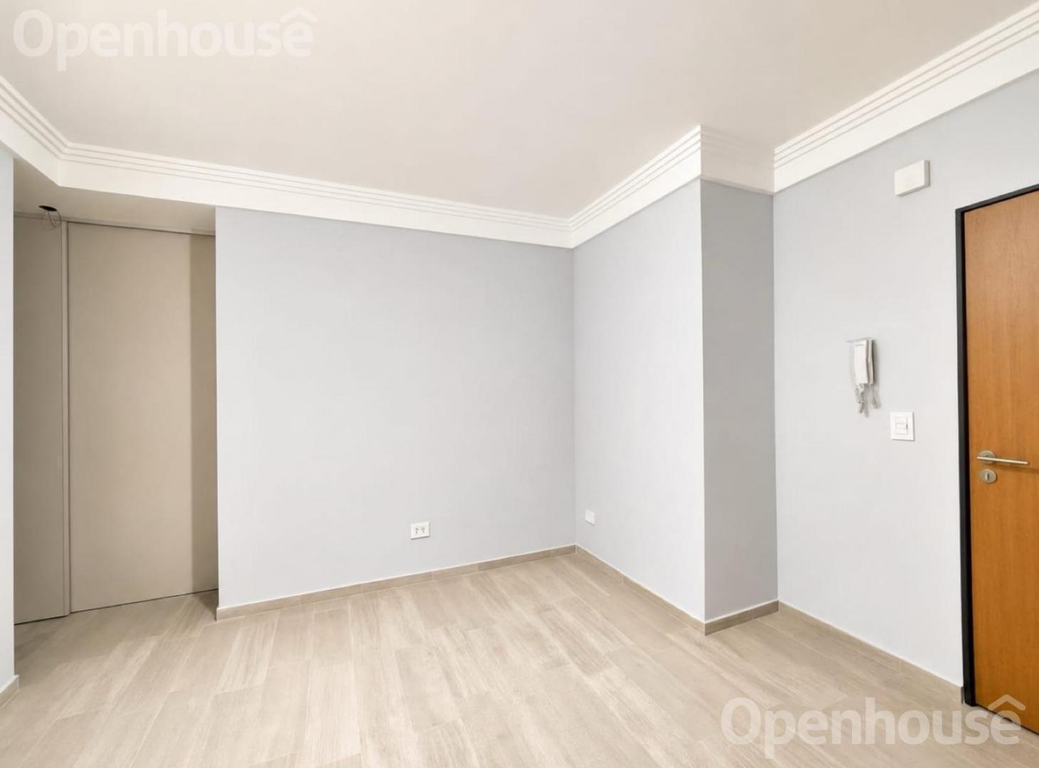 Departamento 2 Ambientes en venta en Monte Catro con Patio