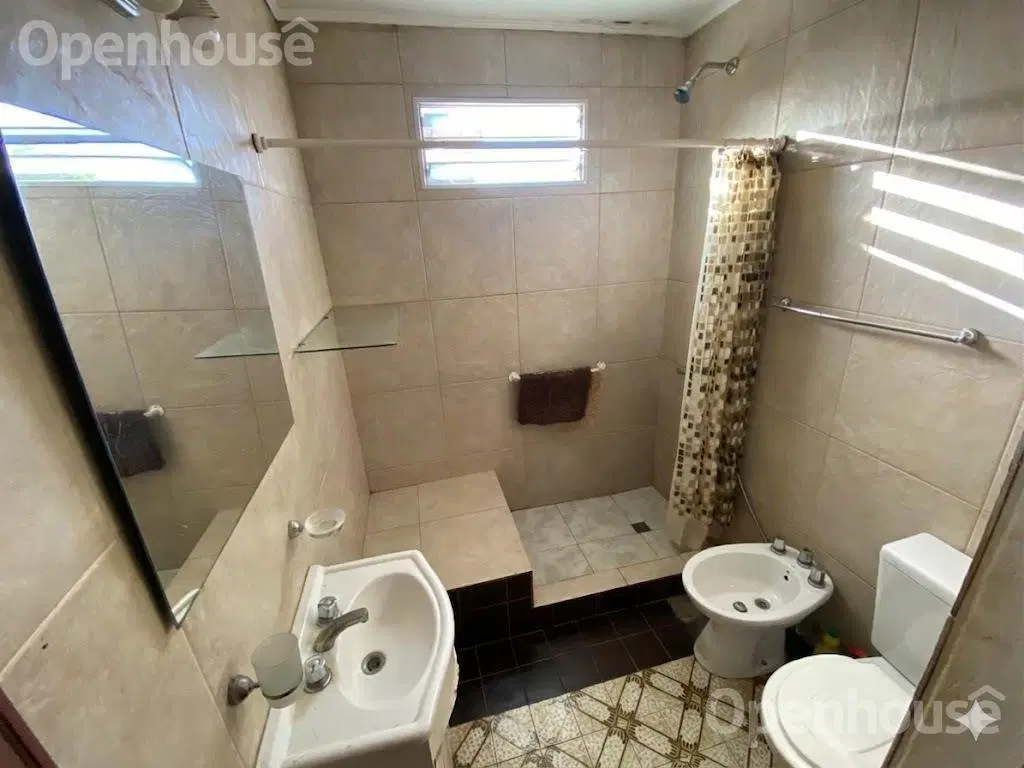 VENTA Casa 4 ambientes con cochera, patio, terraza y parrilla 1