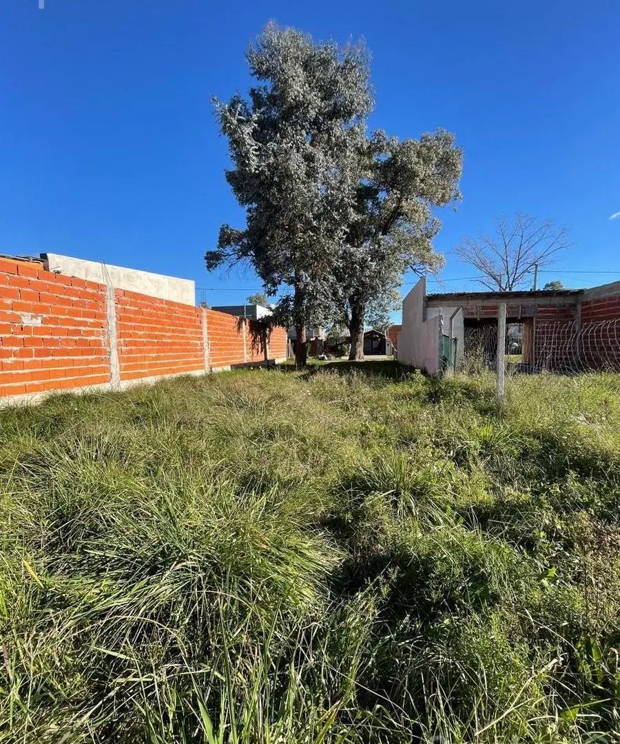 VENTA LOTE 200M2 EN BARRIO PARQUE ASTOLFI 1 4