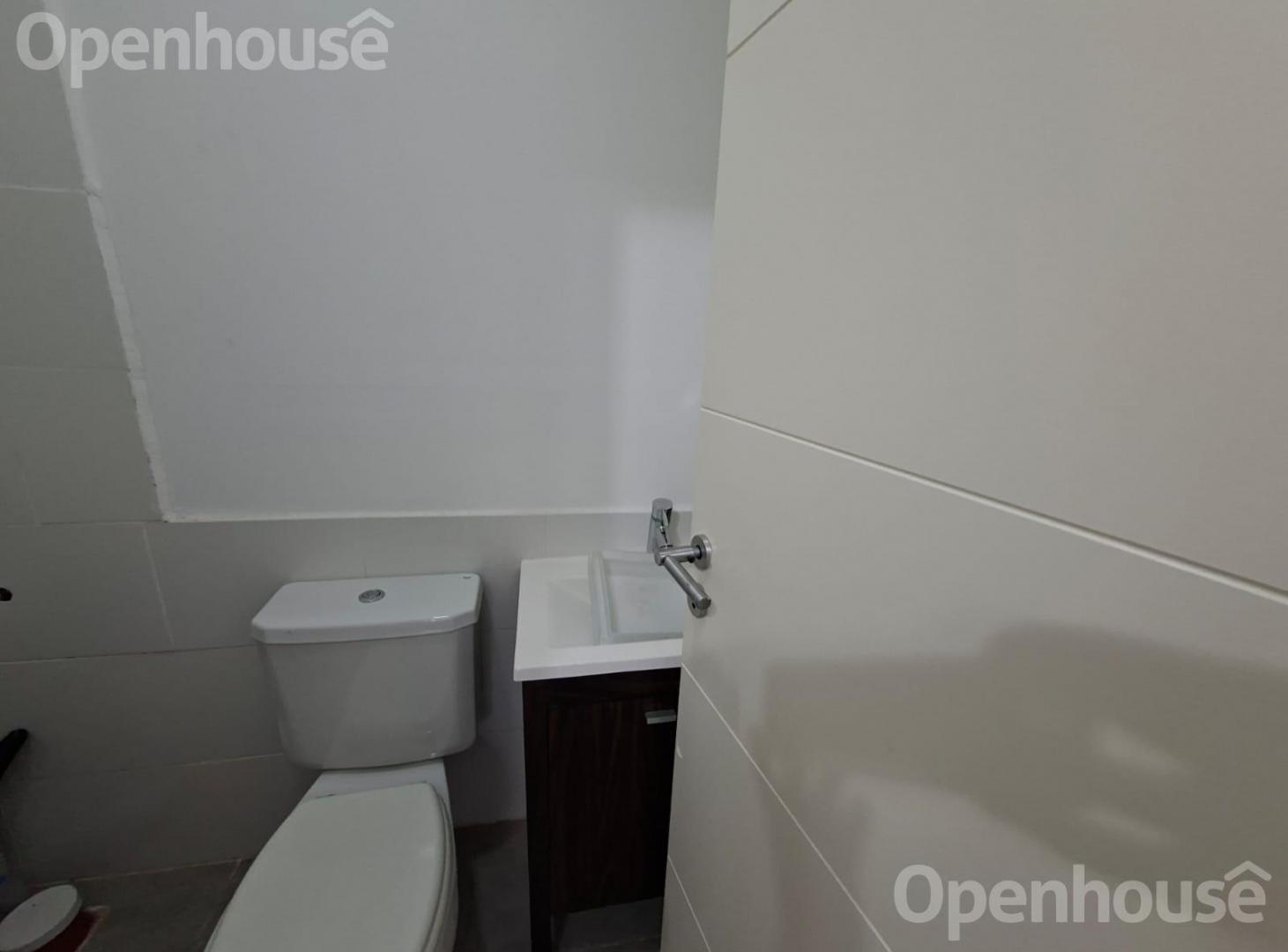 Foto de Venta Casa La Martinica- Pilar- en 2 plantas- Galería- Jardín y Cochera., imagen 4