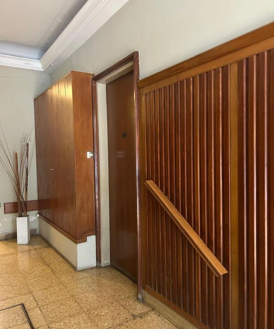 Venta – 2 Ambientes en Alsina y Av. Colón | Apto Profesional