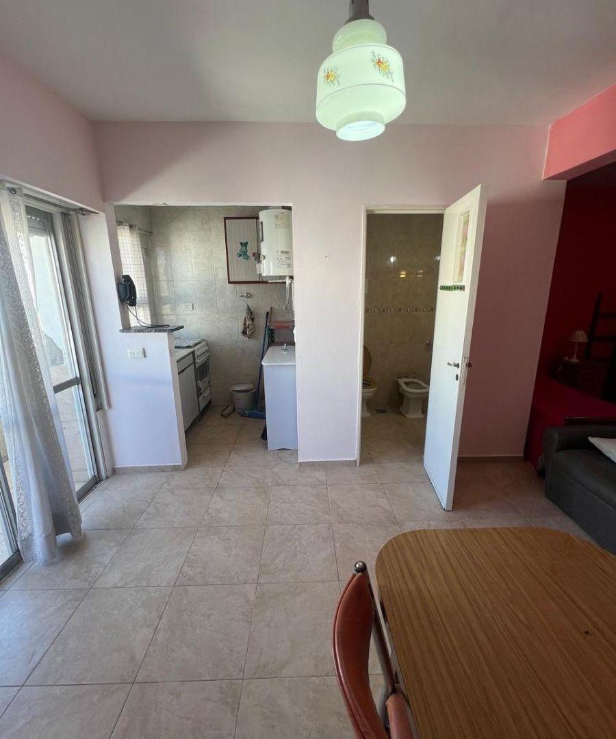 Foto de Monoambiente con balcón – Luminoso y funcional, imagen 3