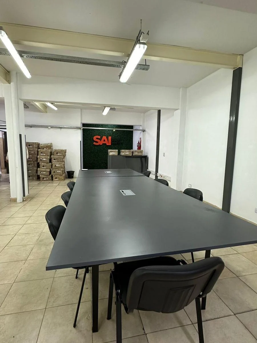 Galpon/empresa en 3 Plantas con Oficinas 5