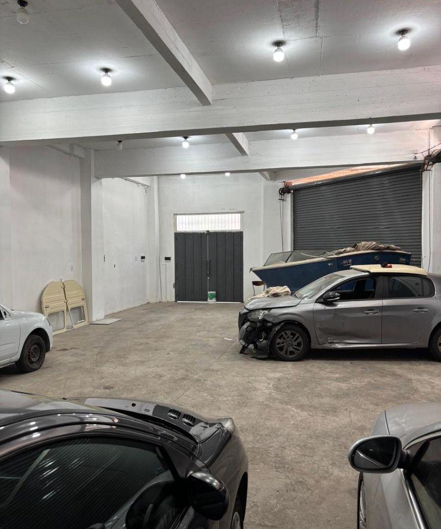 Foto de Local de 178m2 en esquina Nuevo, imagen 3
