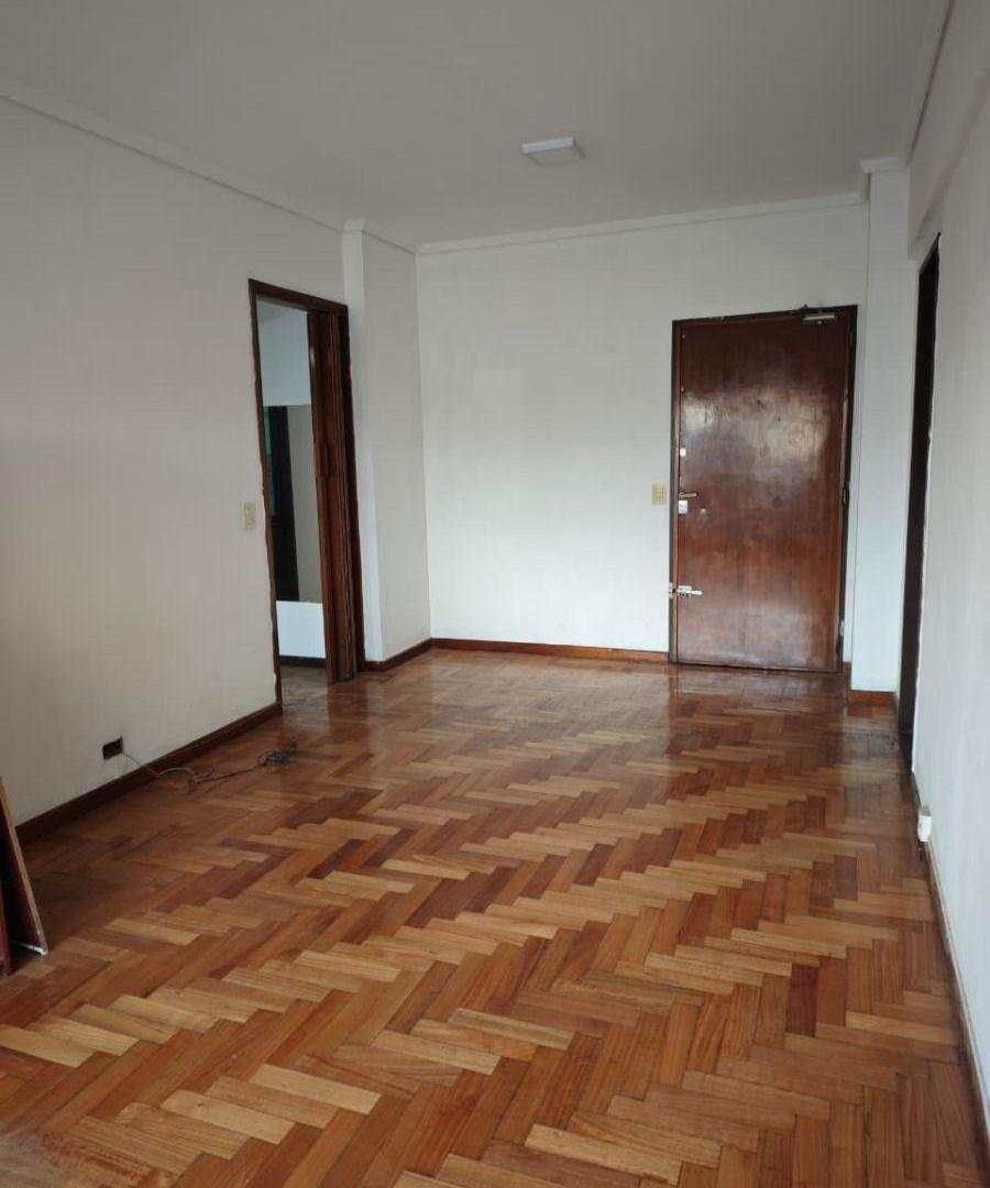 Departamento 2 Ambientes 2 Balcones Lateral