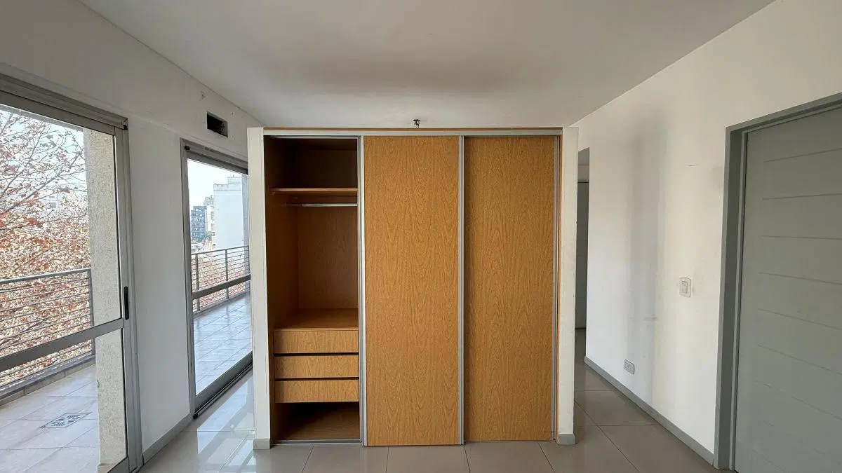 Semi Piso 1 amb amplio balcon 1