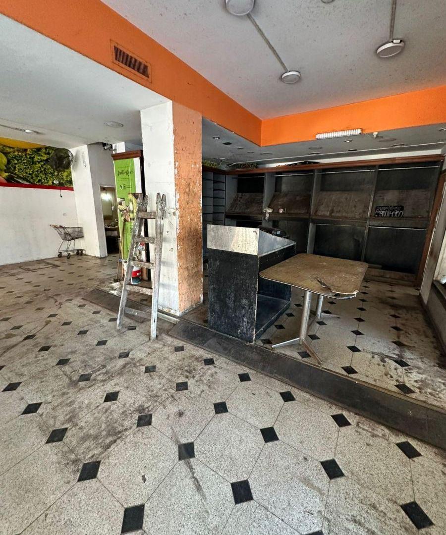 Foto de Local en esquina 250m2, imagen 2