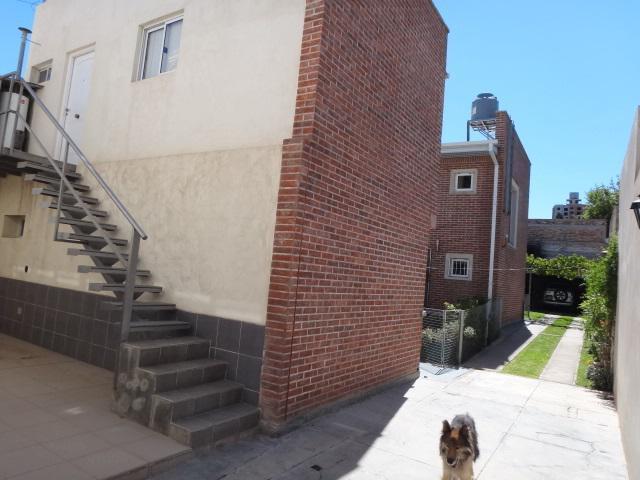 Casa con Local, Oficinas y Terreno Venta Centro Neuquén 1