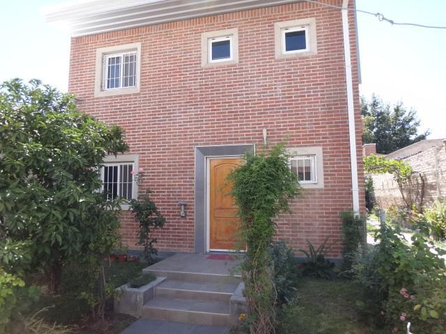 Casa con Local, Oficinas y Terreno Venta Centro Neuquén 5