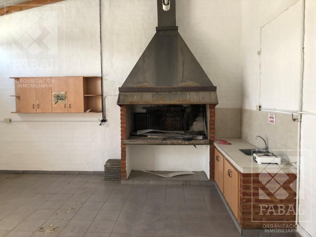 Local con Oficinas y Galpón Venta Centro Sur Neuquén 2