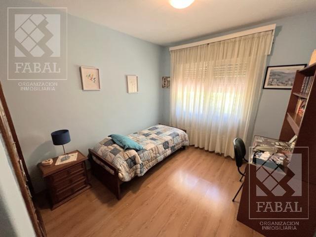 Casa Venta Allen, 4 Dorm., 3 Baños, Cochera, Jardín con Parrilla y Estudio Independiente 2