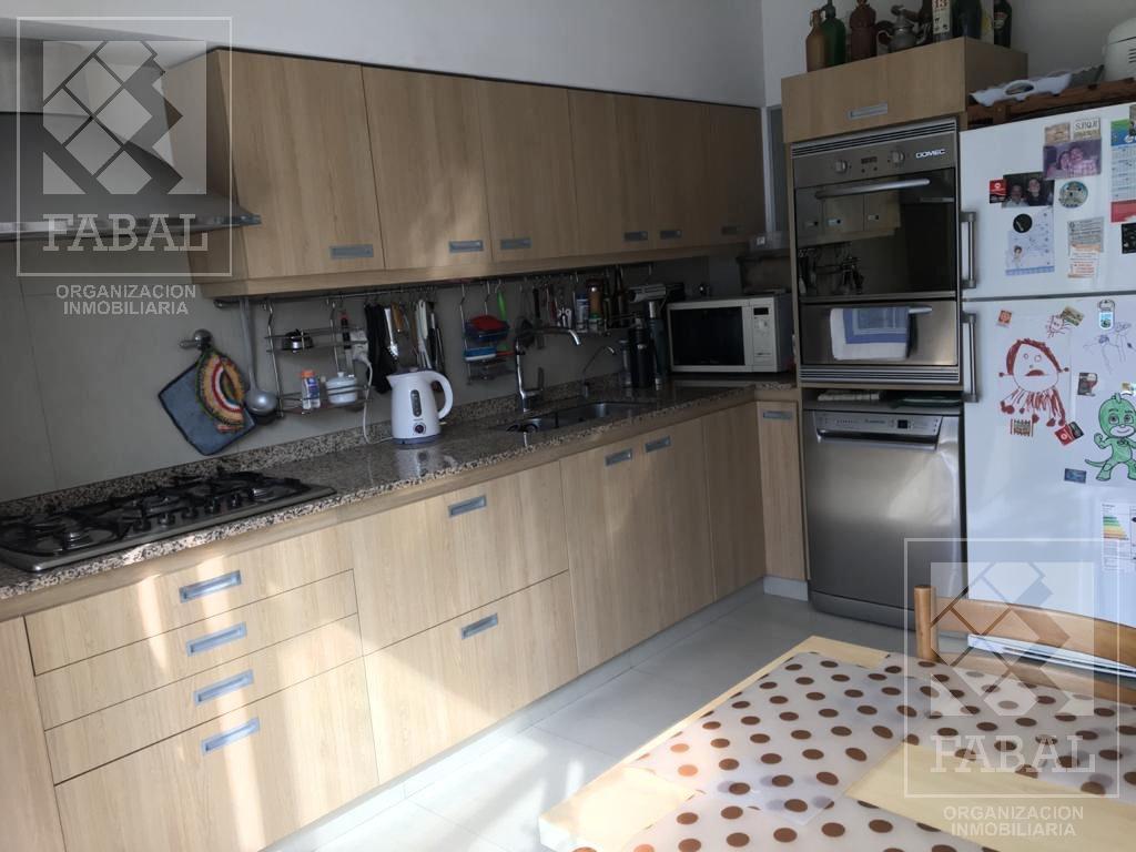 Departamento Venta Belgrano, 3 Dorm., 2 Baños, Balcón, Sum con Parrilla y 2 Cocheras 4