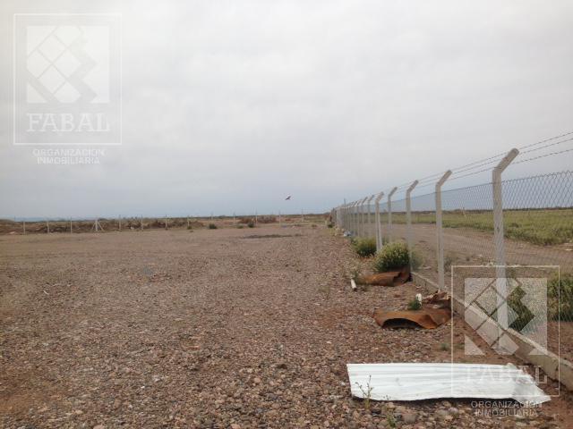 Galpón Venta Añelo, Vaca Muerta, Neuquén, 900 m² en Predio de 1 Hectárea 2