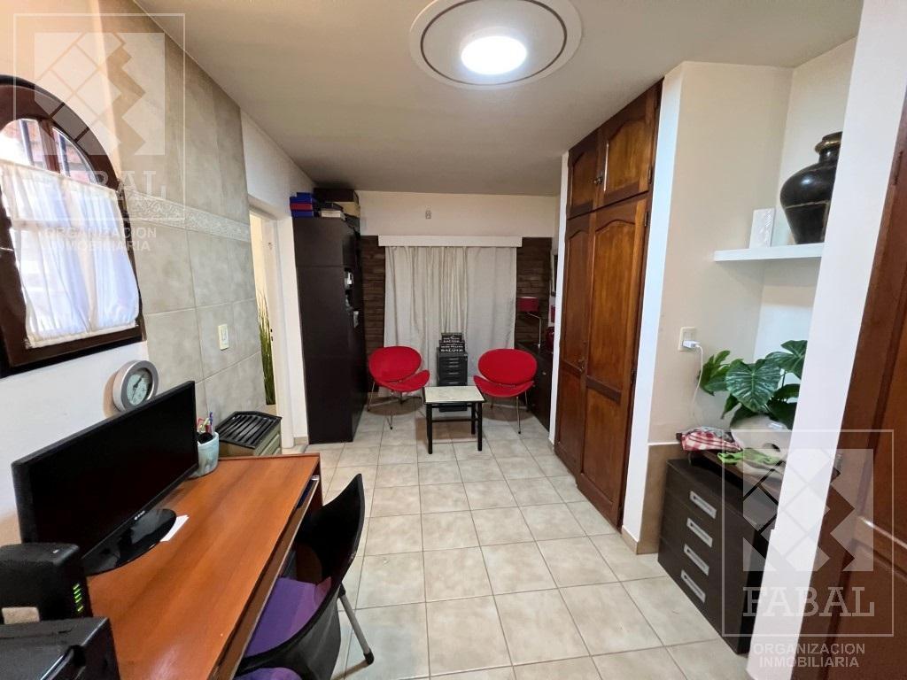 Casa Venta Cipolletti, Barrio San Lorenzo, 3 Dorm., 3 Baños, Quincho - Garaje y Patio 5