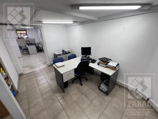 Local alquiler centro, 360 m2 en dos plantas, con salón comercial, oficinas y 4 baños 5