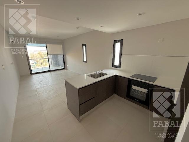 Departamento alquiler zona Tenis Club, 1 dormitorio, 2 baños, 2 balcones y quincho con parrilla 2
