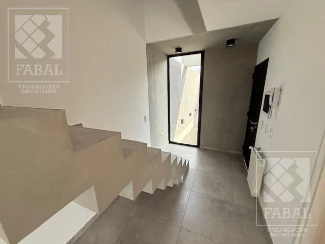 Casa alquiler Ayres del Limay, 3 dormitorios (suite), 3 baños, jardín, parrilla y cochera 2