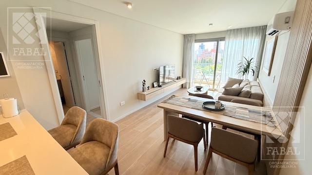Departamento alquiler centro, amoblado de 1 dormitorio, balcón y cochera