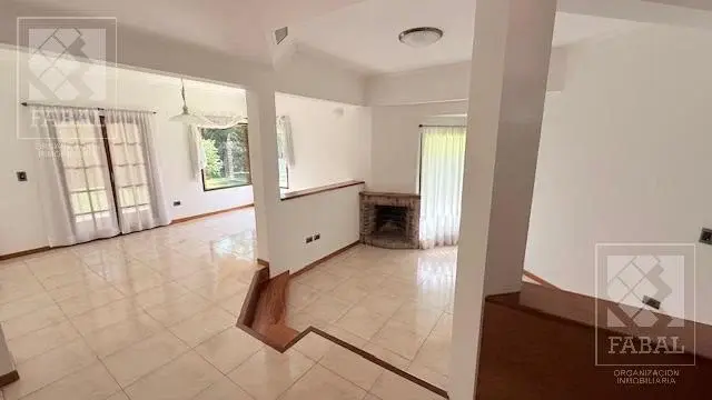 Casa venta Rincón Club de Campo, 3 dormitorios, 3 baños, quincho-garaje y jardín 8