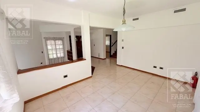 Casa venta Rincón Club de Campo, 3 dormitorios, 3 baños, quincho-garaje y jardín 5
