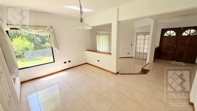 Casa venta Rincón Club de Campo, 3 dormitorios, 3 baños, quincho-garaje y jardín 4