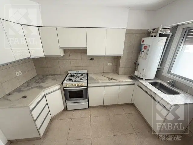 Departamento alquiler centro, 2 dormitorios, baño y balcón 2