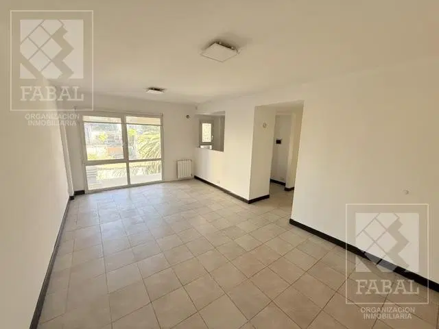 Departamento alquiler Centro, 2 dormitorios, baño y cochera 3