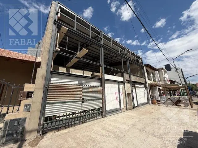 Local venta centro, 383 m3 en dos plantas, a estrenar 1
