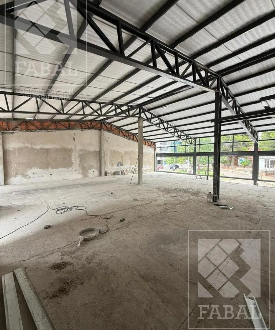 Local venta centro, 383 m3 en dos plantas, a estrenar 4