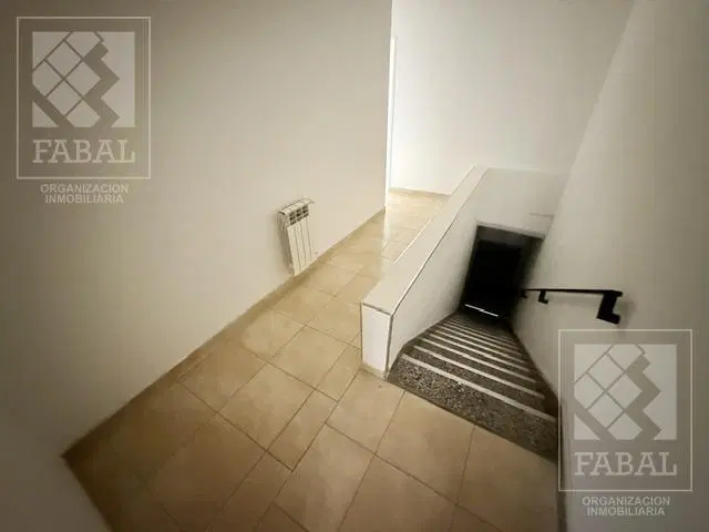 Oficina alquiler centro, 125 m2 con 6 privados, 2 baños y cocina 3