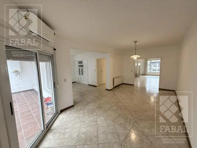 Casa alquiler Santa Genoveva, 4 dormitorios, 3 baños, jardín con parrilla y cochera doble 3