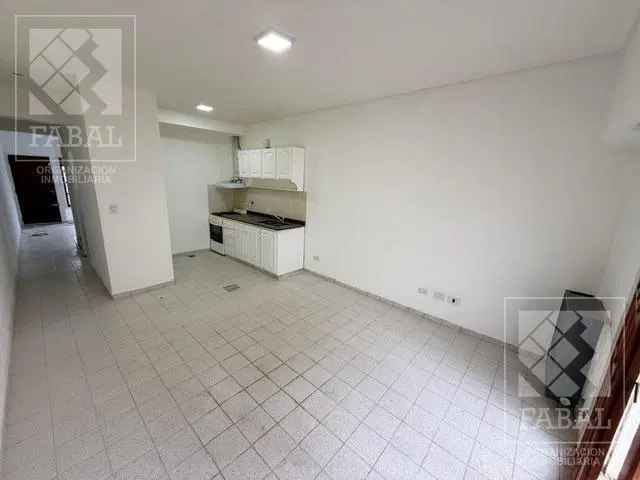 Casa alquiler Santa Genoveva, 2 dormitorios, 2 baños, jardín y cochera 4