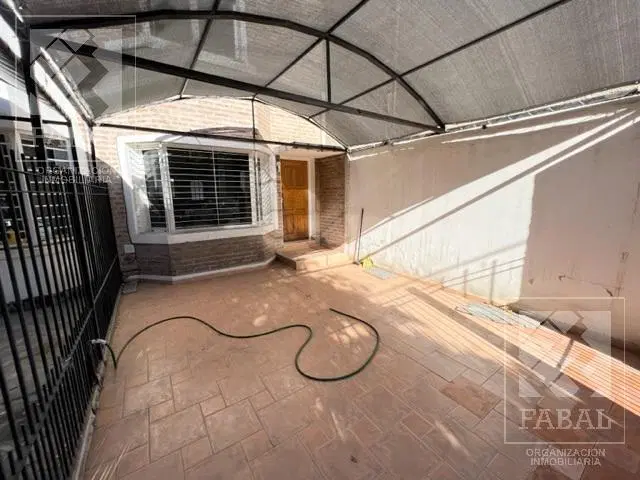 Casa alquiler María Auxiliadora, 2 dormitorios, 2 baños, patio y cochera 5