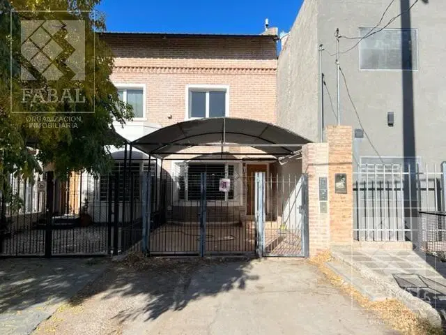 Casa alquiler María Auxiliadora, 2 dormitorios, 2 baños, patio y cochera 2