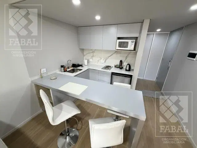 Monoambiente alquiler centro, amoblado, con balcón; edificio con amenities 3