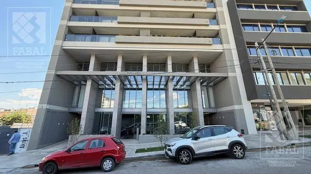 Monoambiente alquiler centro, amoblado, con balcón; edificio con amenities 2