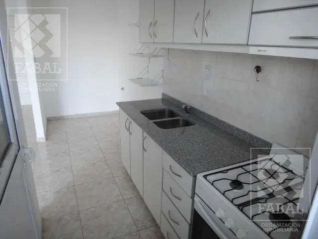 Departamento alquiler Centro, 1 dormitorio, balcón y cochera 2