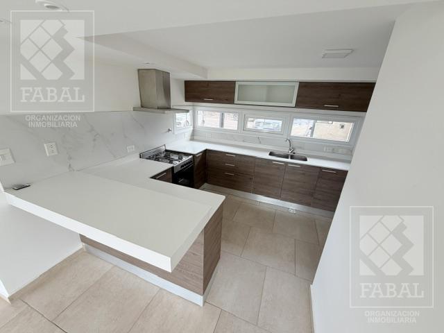 Foto de Casa alquiler Confluencia, 2 dormitorios, 2 baños, jardín y cochera, imagen 5