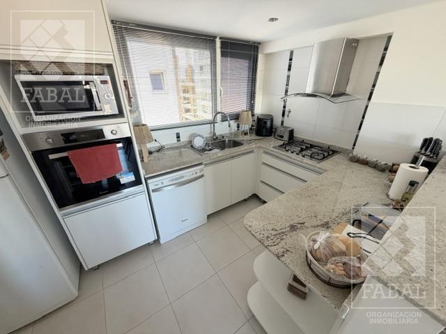 Foto de Departamento venta centro, piso 3 dormitorios (suite), 3 baños, 2, imagen 4