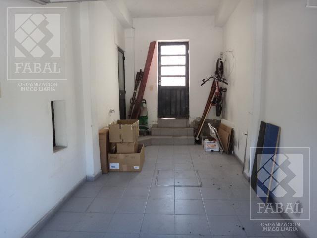 Foto de Casa venta centro, 3 dormitorios, 2 baños, jardín con pileta, cochera y, imagen 3