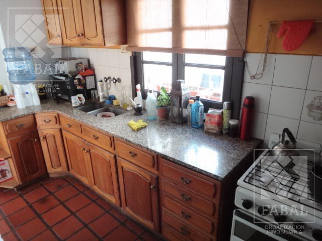 Foto de Casa venta centro, 3 dormitorios, 2 baños, jardín con pileta, cochera y, imagen 4