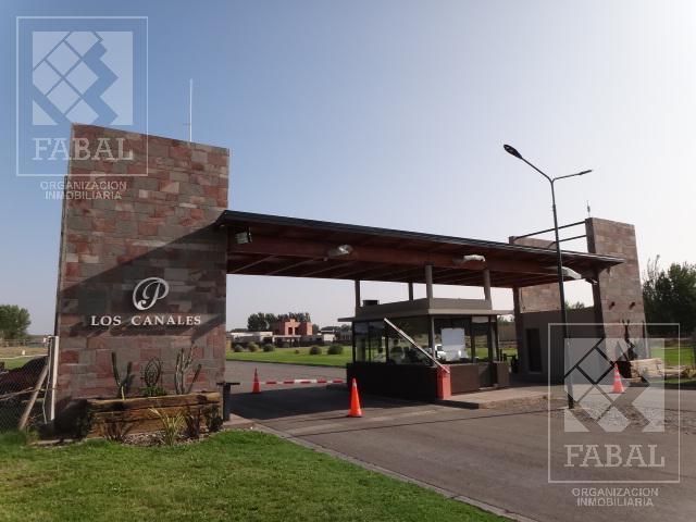 Terreno Venta Los Canales de Plottier con cancha de golf, tenis, fútbol y club house