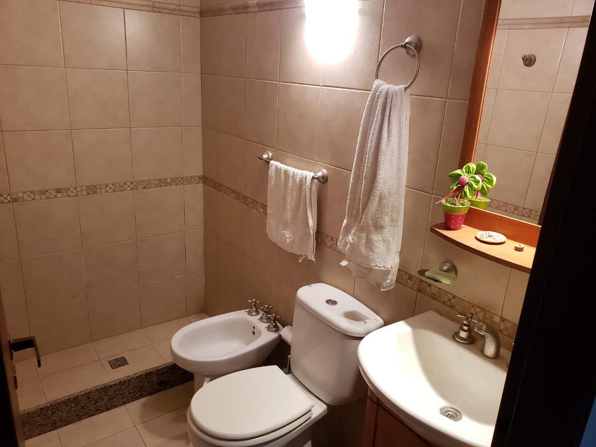 Casa de 3 Ambientes con Patio, Parrilla y Cochera Cubierta en Berazategui Centro 3