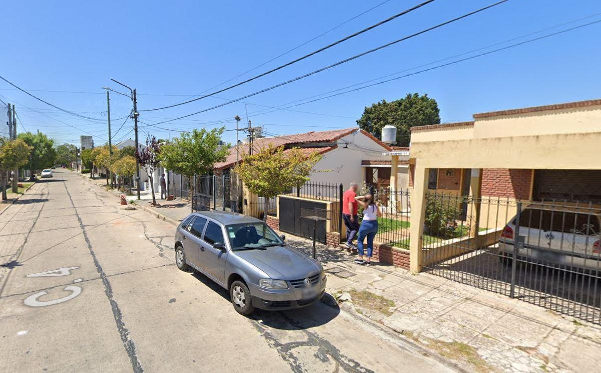 Terreno de 400 m² con Casa a Reciclar a Una Cuadra de Av Mitre - Berazategui 1