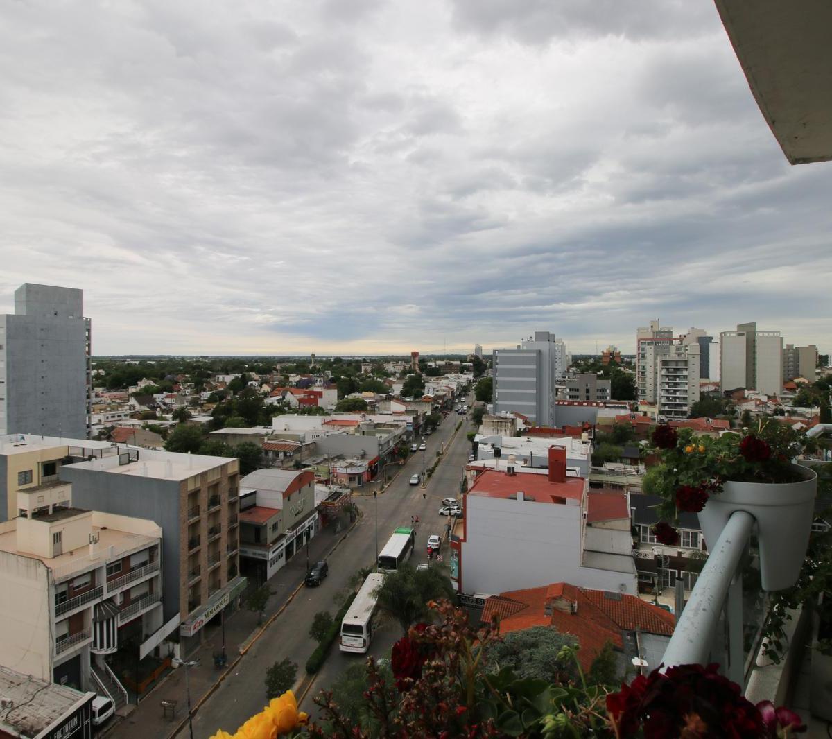 Departamento en Venta 4 Ambientes en Berazategui con Cochera Doble y Vista Al Río 4