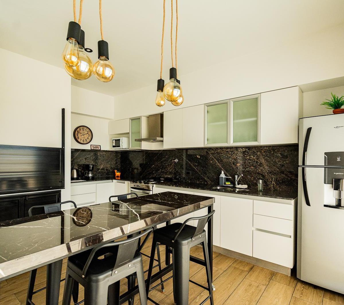 Departamento de 4 Ambientes en Venta con Cochera y Baulera Caballito 4