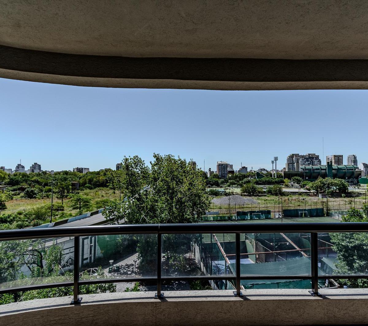 Departamento de 4 Ambientes en Venta con Cochera y Baulera Caballito 1